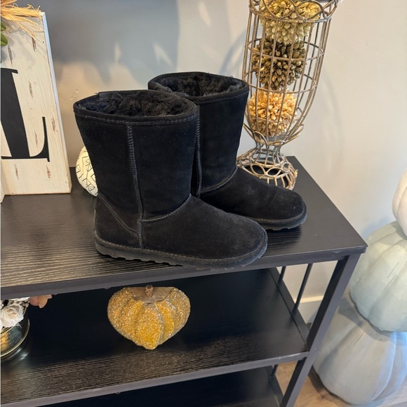 Women’s BearPaw boots size 11 - Picture 2 of 6